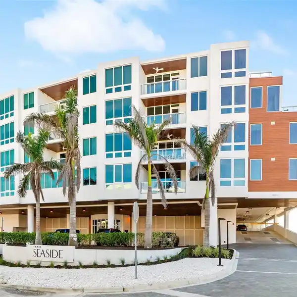 UNPARALLELED ELEGANCE AND COASTAL SERENITY
