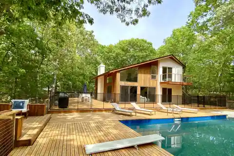 Wonderful Rental in Very Private Northwest Woods