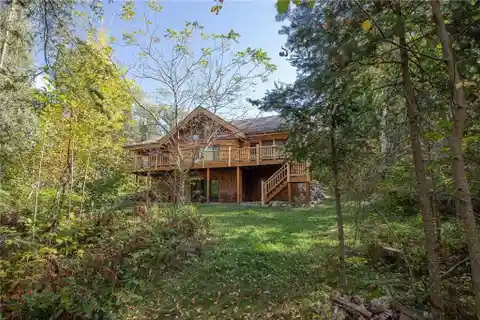 Immaculate Log Home on Roosevelt Lake