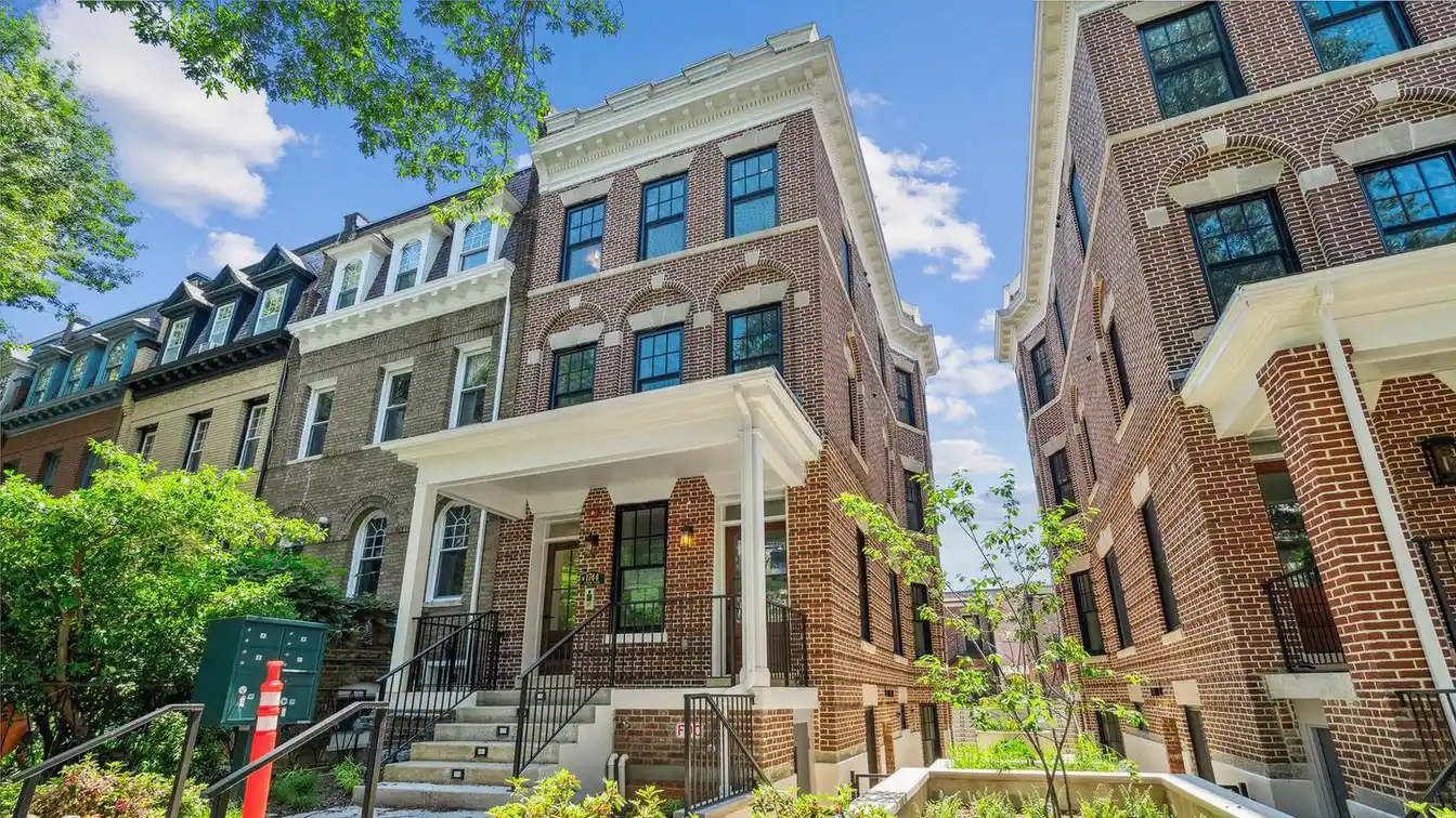 Brand New Penthouse Unit in a Brick Townhouse