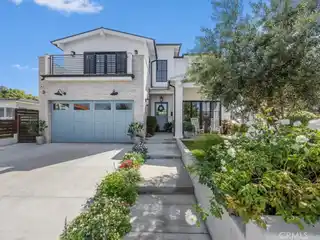 Welcoming Living Spaces to a Serene Backyard Retreat
