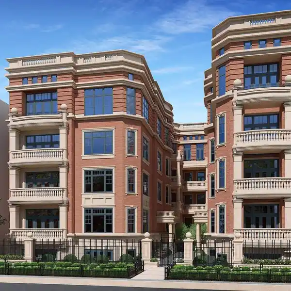 STUNNING FULL FLOOR RESIDENCE IN GOLD COAST