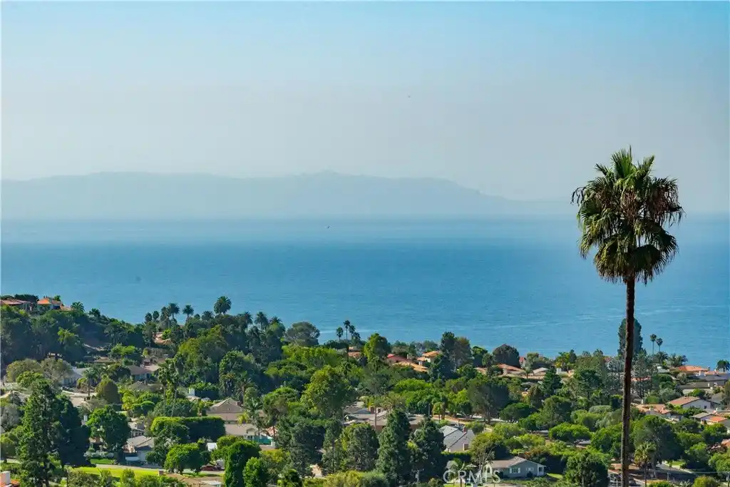 Exceptional Contemporary Home with Panoramic Views
