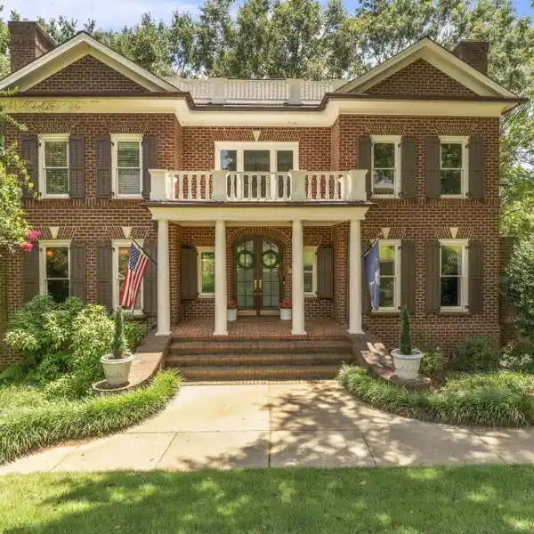 EXCEPTIONAL OPPORTUNITY IN RIVER WALK