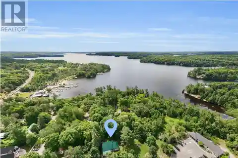 Beautiful Home in Quaint Rosseau