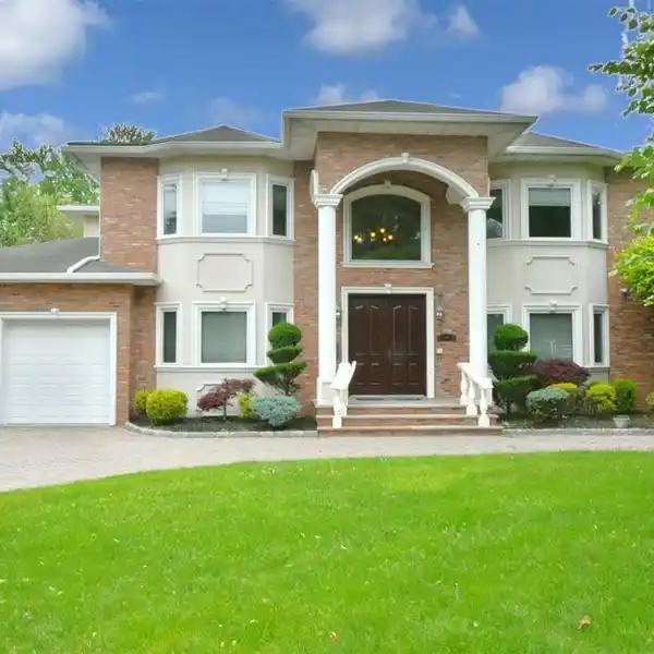 STUNNING SUN-FILLED COLONIAL