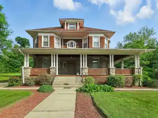 Beautifully Preserved Prairie Victorian Home