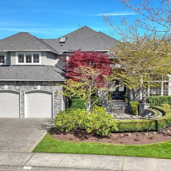 INSPIRED LIVING ON PLATEAU GOLF COURSE