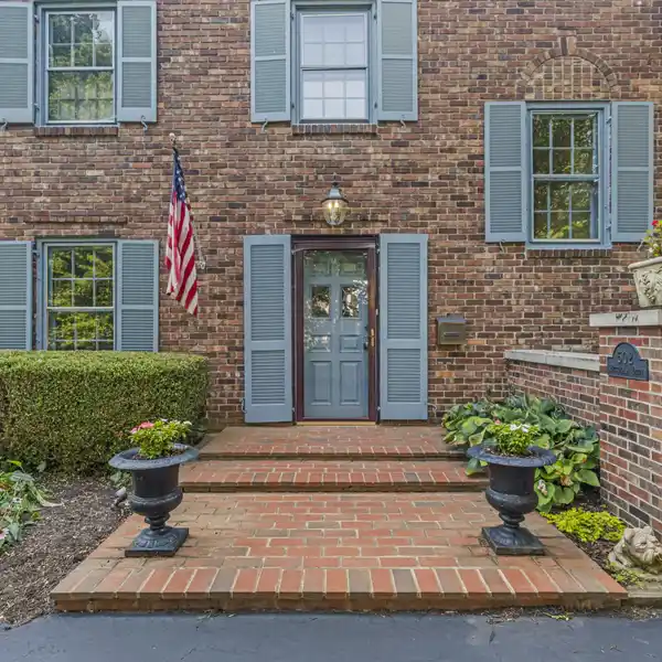 ELEGANT 5-BEDROOM ENGLISH TUDOR