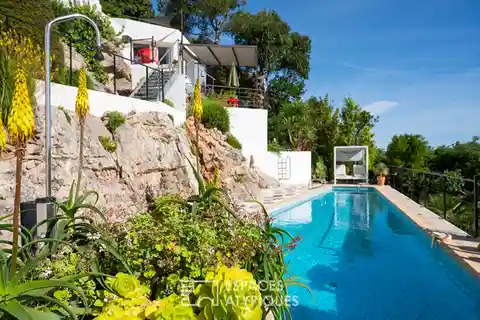Panoramic Sea-View Villa with Pool and Rooftop