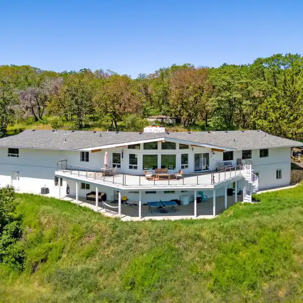 FARM FEEL HOME WITH AMAZING VIEWS