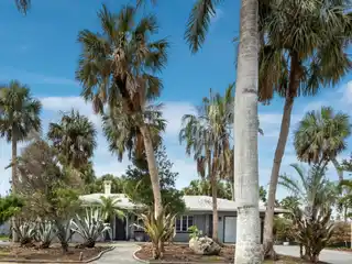 Great Value in the St Armand's Circle Area