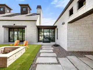 A Harmonious Blend of Sophistication and Resort-style Living