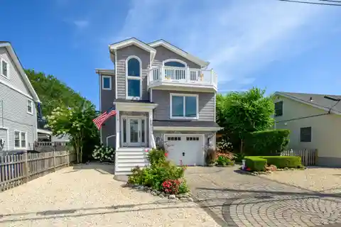 Turnkey Luxury Retreat in Beach Haven