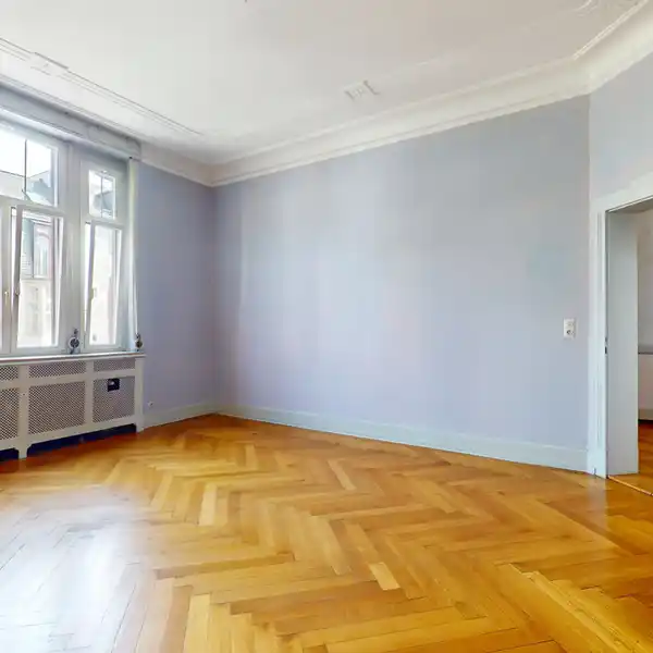 DISTINCTIVE HOME IN THE MIDDLE OF THE POPULAR WESTEND DISTRICT