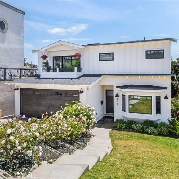 STUNNING HOME ON A QUIET CUL-DE-SAC