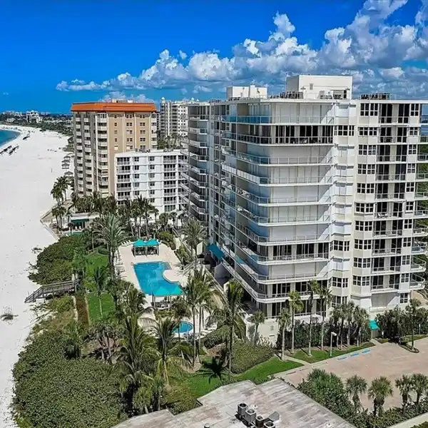 THREE BEDROOM PENTHOUSE CONDO WITH A SPRAWLING TERRACE