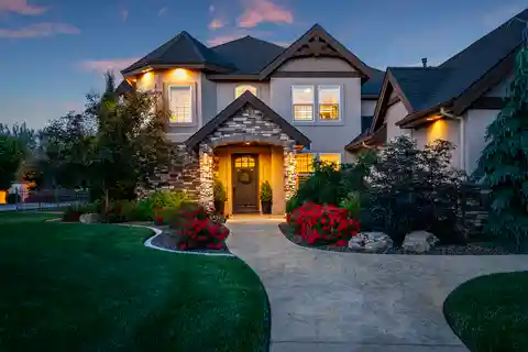 Expansive Pristine Retreat in the Heart of Eagle