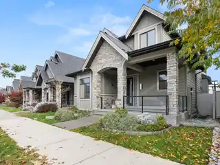 Exquisite Luxury Home in Prime Location