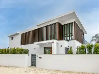 Sophisticated Villa in the Exclusive Pine Valley Resort