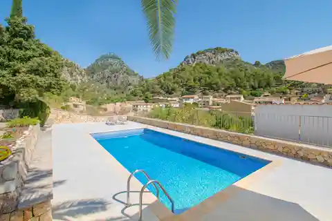 Beautiful, Modern Townhouse with Pool in Caimari