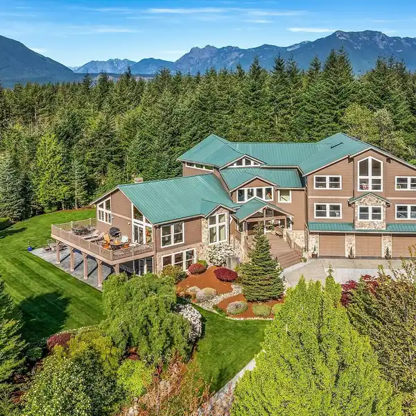 ELEVATED LIVING ON 8.5 ACRES IN THE UPLANDS