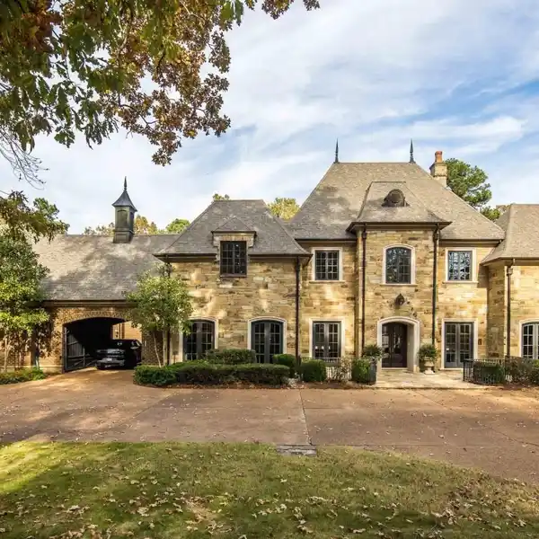 PALATIAL CUSTOM BUILT COUNTRY ESTATE