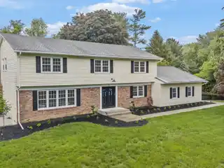 Modern Renovated Colonial Near Princeton University