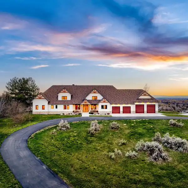 360-DEGREE VIEWS OF THE TREASURE VALLEY