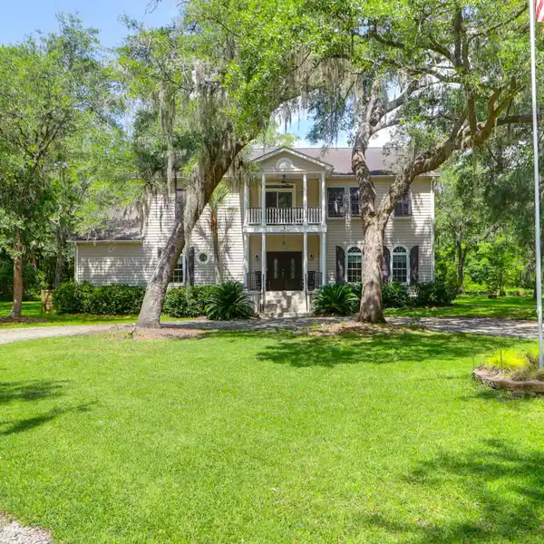 PRIVATE PARADISE ESTATE