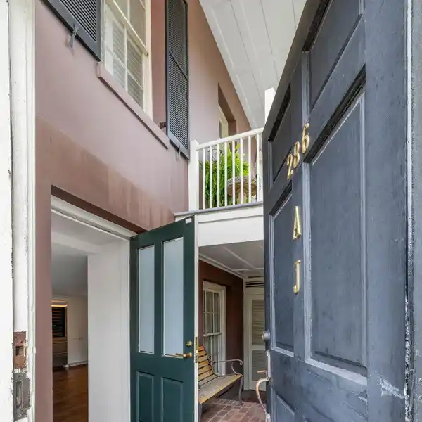 BEAUTIFULLY RESTORED CONDO IN THE NOYER-WILDHAGEN HOUSE