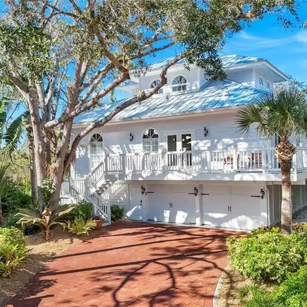 TRANQUILITY IN CRACKER COVE