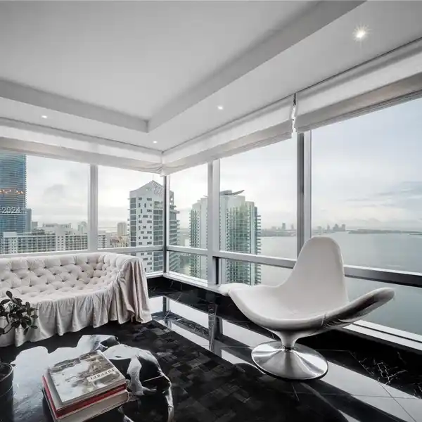 UNRIVALED LUXURY AT THE FOUR SEASONS RESIDENCES