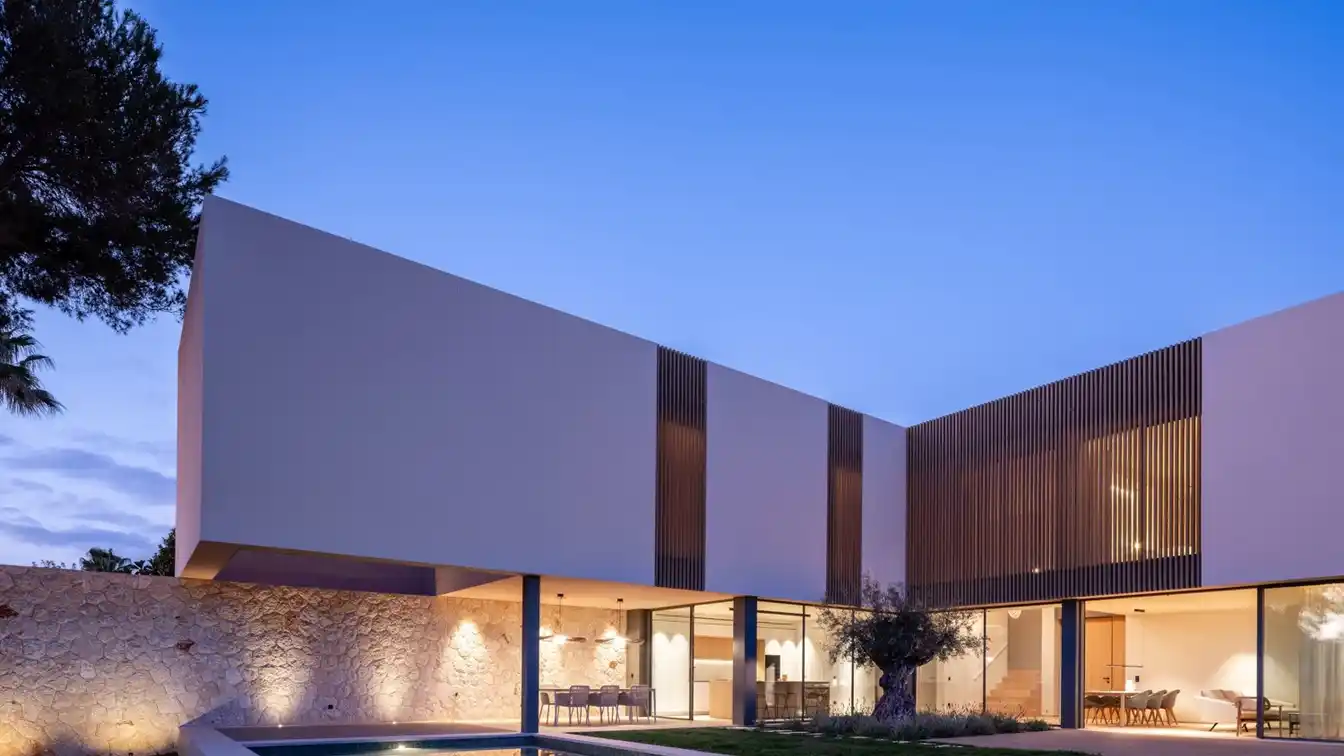 New Villa with Swimming Pool in an Exclusive Location on the Outskirts of Marratxí.