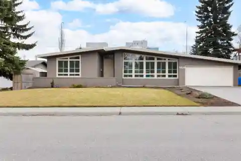 Lovely Bungalow in a Sought-after Neighborhood