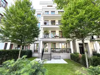Exceptional Raised Ground Floor Apartment