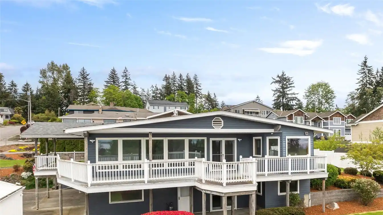 Versatile Home with Accessible Mil and Views