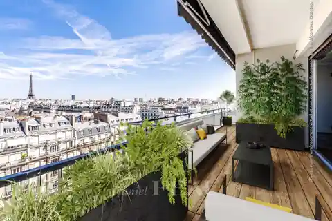Clean-Lined Apartment with Amazing Open View