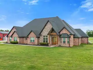 Exquisite Estate Home on 20 Acres