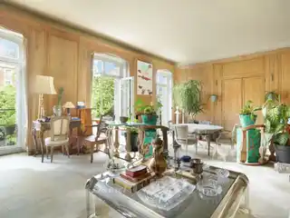 Sunny Mansion Apartment with Historic Charm