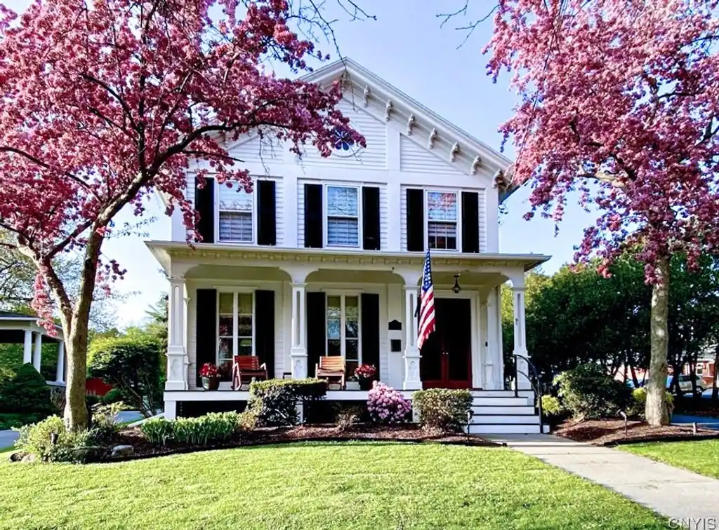 Quintessential Skaneateles Gem