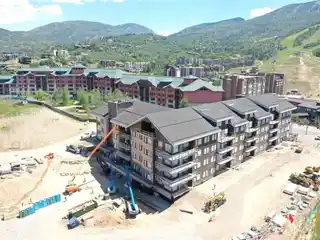 Top-Floor Residence at the Amble