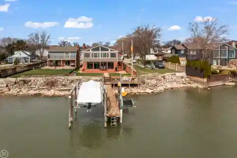 Spectacular Lakefront Home