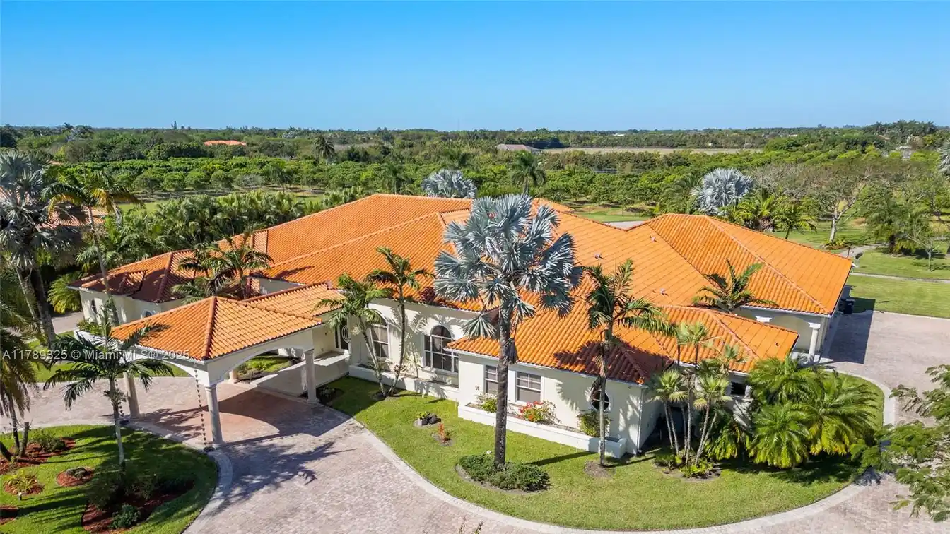 Five Acres in North Redland