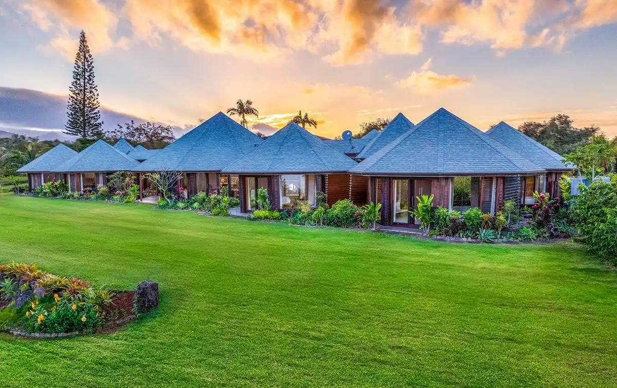Magnificent Bluff Estate