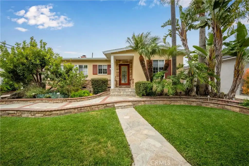 Beautiful Custom South of Conant Home