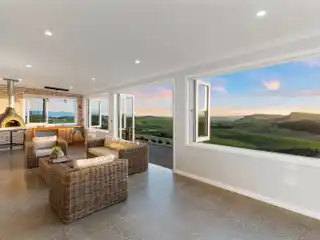 Luxurious Residence on Generous Rolling Farmland