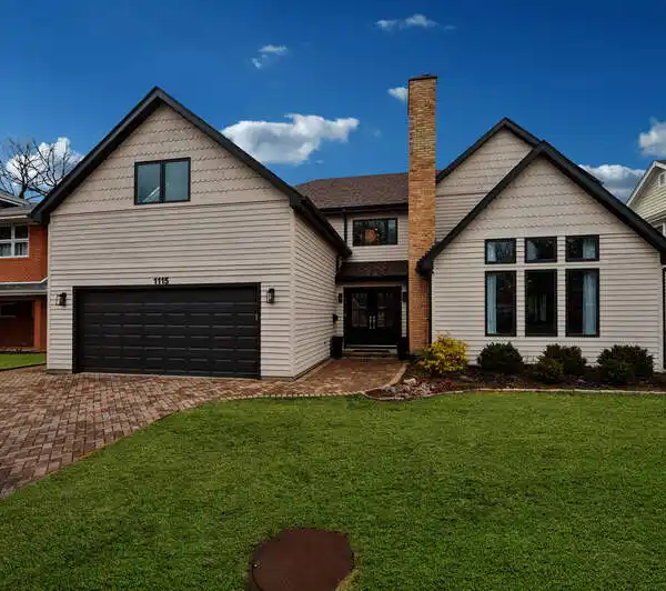 SPRAWLING HOME ON AN OVERSIZED LOT