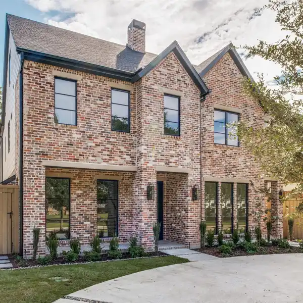 NEW CONSTRUCTION IN PRIME UNIVERSITY PARK LOCATION