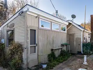 One Bedroom Cottage in a Good West End Location